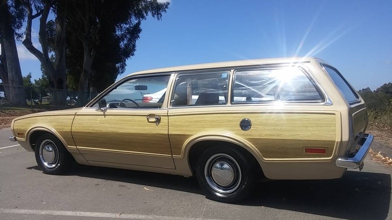1972 Ford Pinto Squire wagon diver's side full image