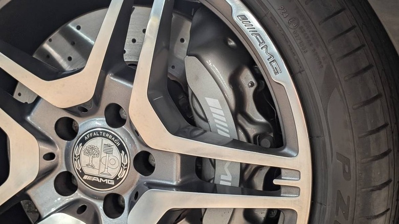 2011 Mercedes E63 AMG alloy wheel and brake detail image