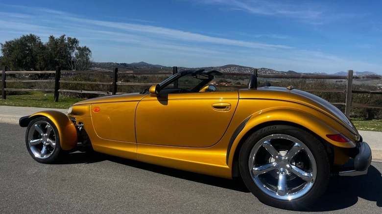 2002 Chrysler Prowler driver's side image
