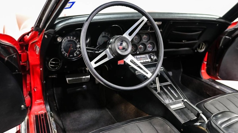 1972 Chevy Corvette Stingray dashboard image