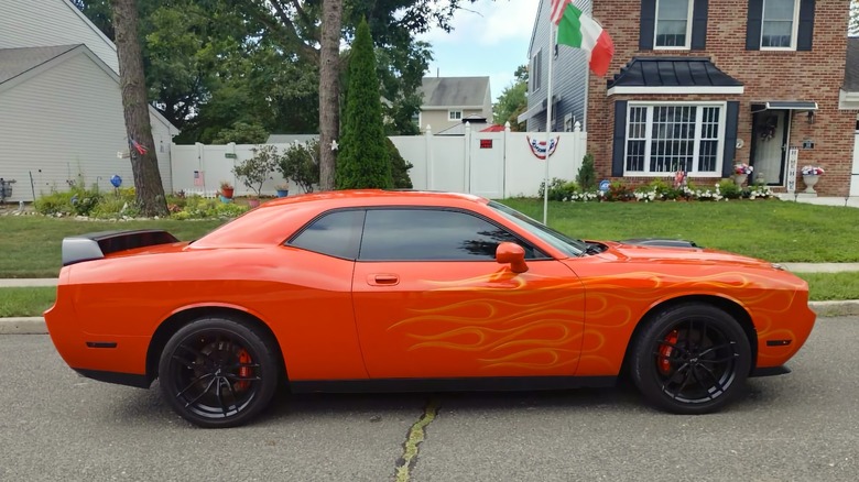Custom 2010 Dodge Challenger R/T passenger side image