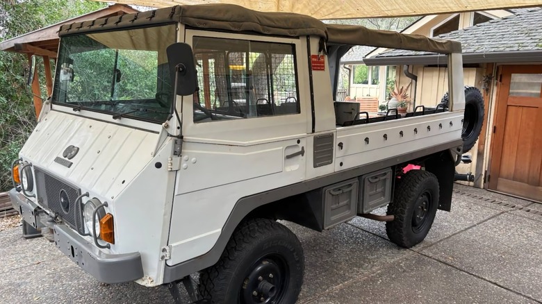 1975 Steyr Puch Pinzgauer 710M front three-quarter image