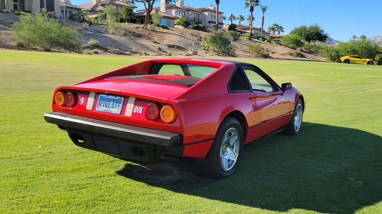 1987 Pontiac Fiero Mera rear three-quarter image
