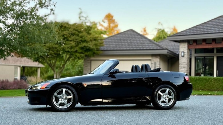 2002 Honda S2000 driver's side image