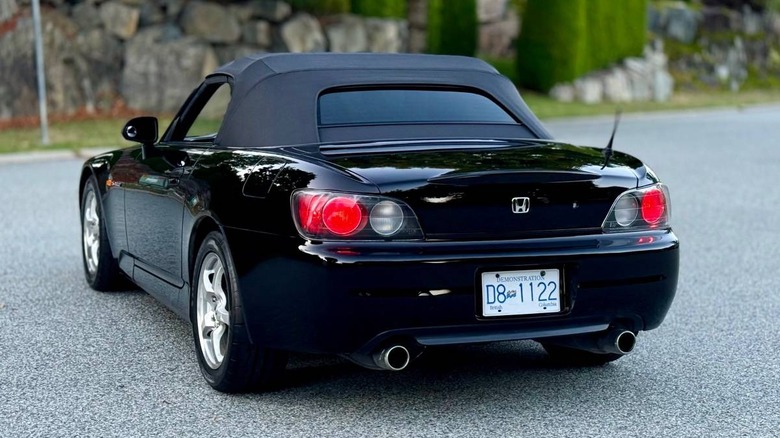 2002 Honda S2000 rear three-quarter image
