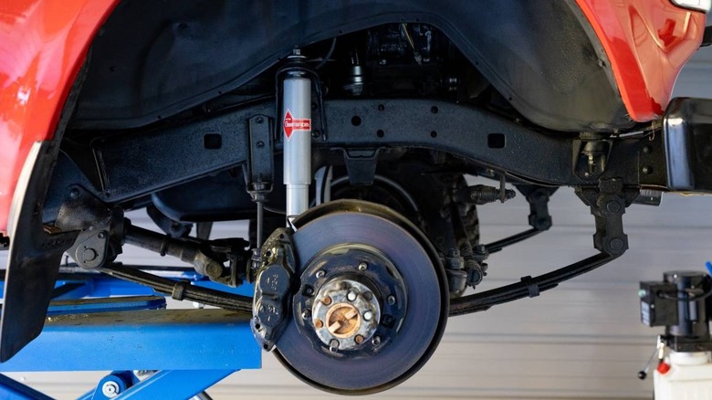 1984 Toyota Land Cruiser FJ60 suspension image