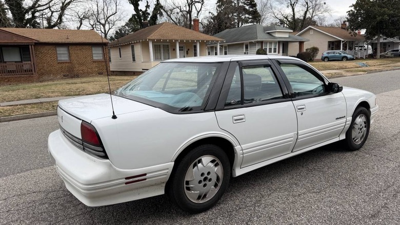 1995 Oldsmobile Cutlass Supreme SL rear three-quarter image