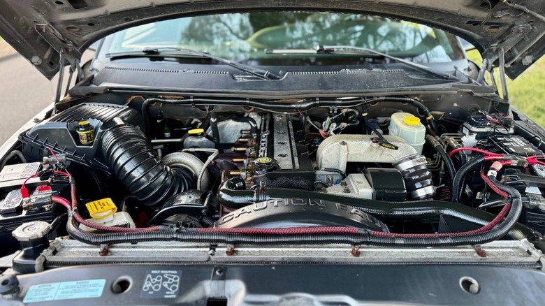 2002 Dodge Ram 2500 Diesel 4X4 Cummins 5.9-liter engine image