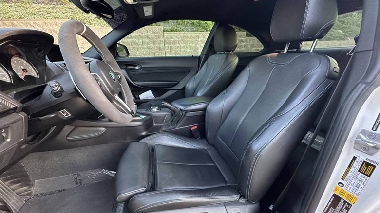 2017 BMW M2 cabin image