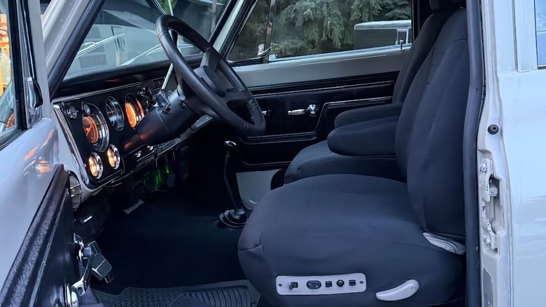 1972 GMC Suburban Resto-Mod driver's seat image