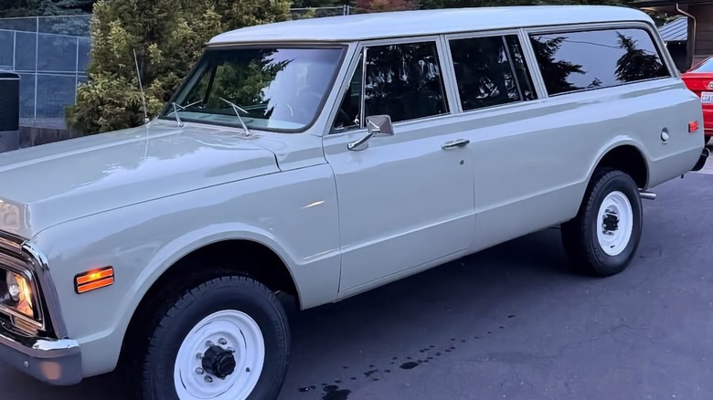 1972 GMC Suburban Resto-Mod driver's side image