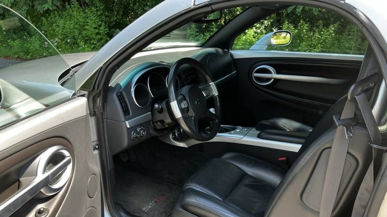 2005 Chevrolet SSR interior image
