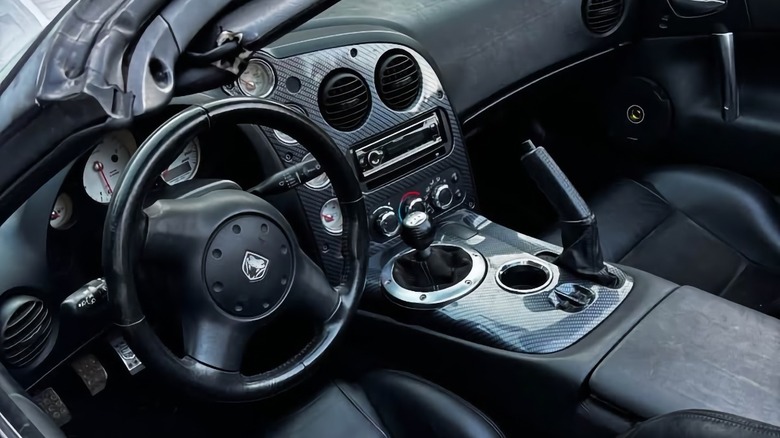 2003 Dodge Viper SRT-10 dashboard detail