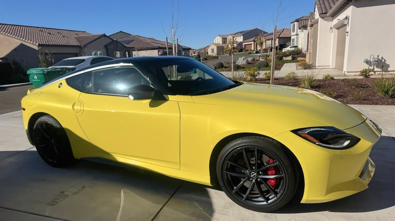 2023 Nissan Z Performance side view image