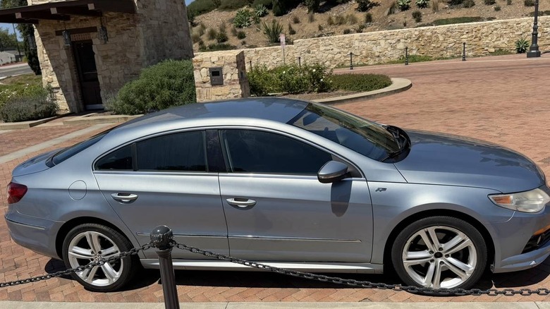 2010 Volkswagen CC R-Line passenger side image