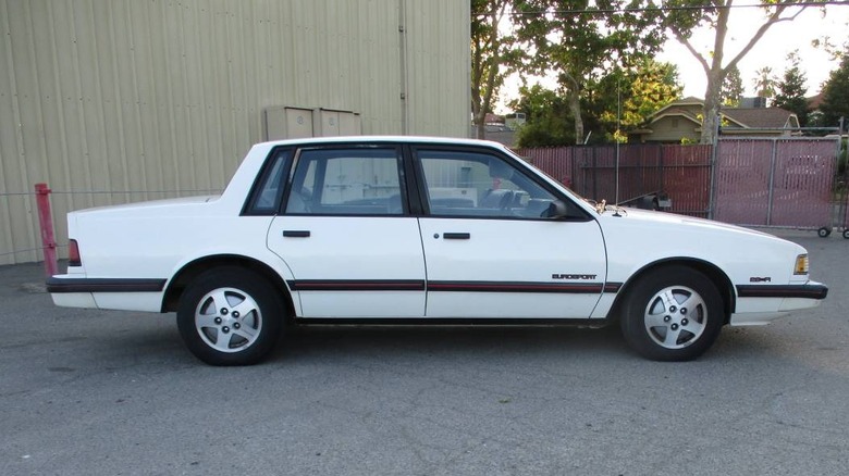 1989 Chevy Celebrity Eurosport passenger side image