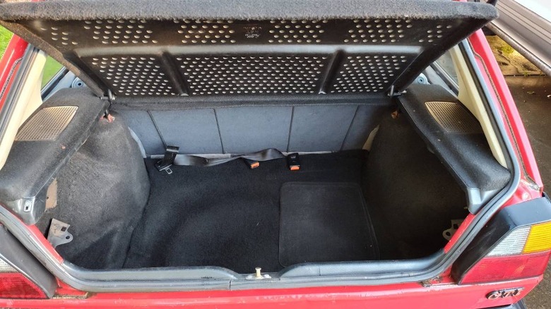 1986 Volkswagen GTI boot area image