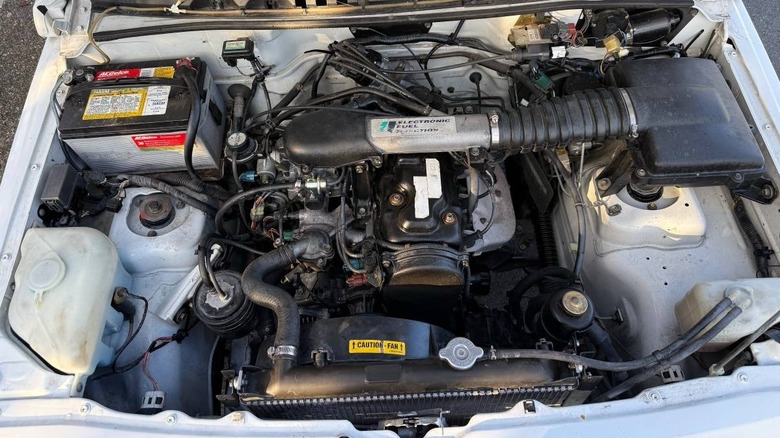 1993 Geo Tracker engine bay image