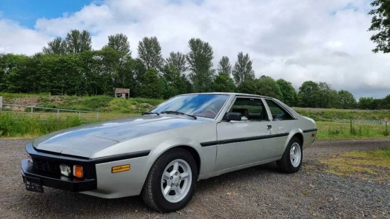 1984 Bitter SC front three-quarter image