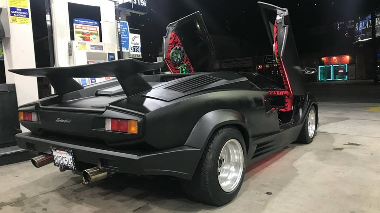1987 Lamborghini Countach replica rear image