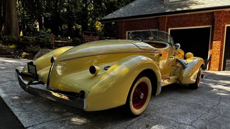 1935 Auburn Speedster Replica rear three-quarter image