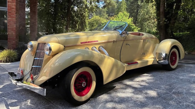 1935 Auburn Speedster Replica front three-quarter image