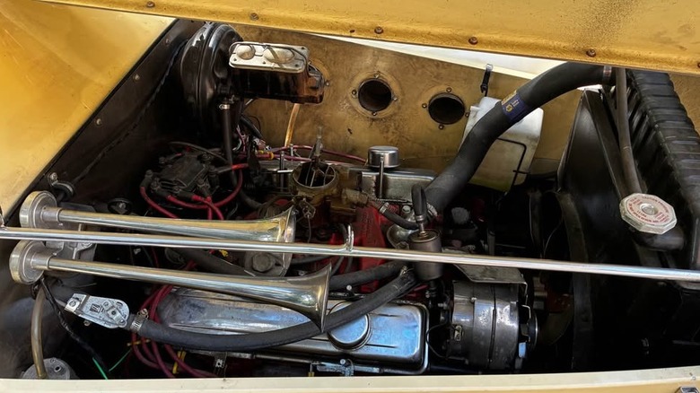 1935 Auburn Speedster Replica engine compartment image
