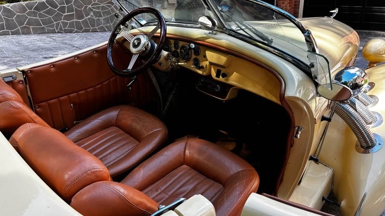 1935 Auburn Speedster Replica interior image