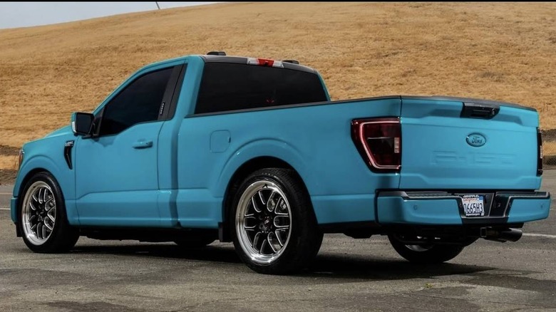 2021 Ford F-150 rear three-quarter image