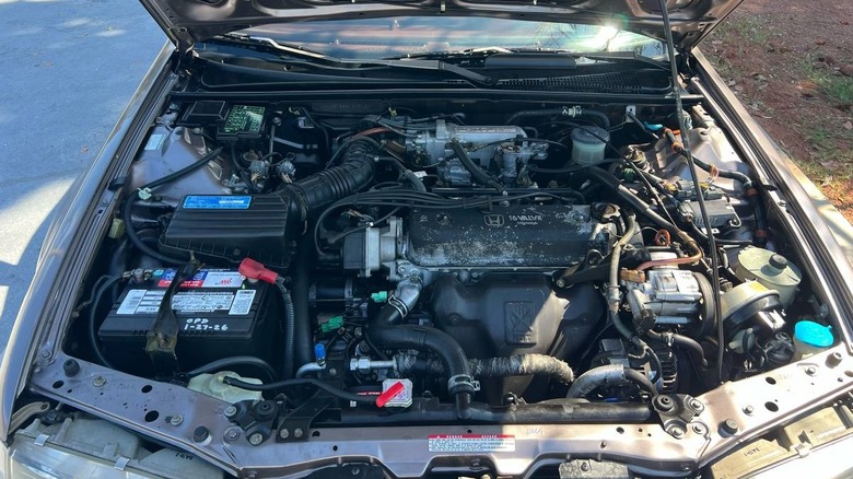 1992 Honda Accord LX engine compartment image