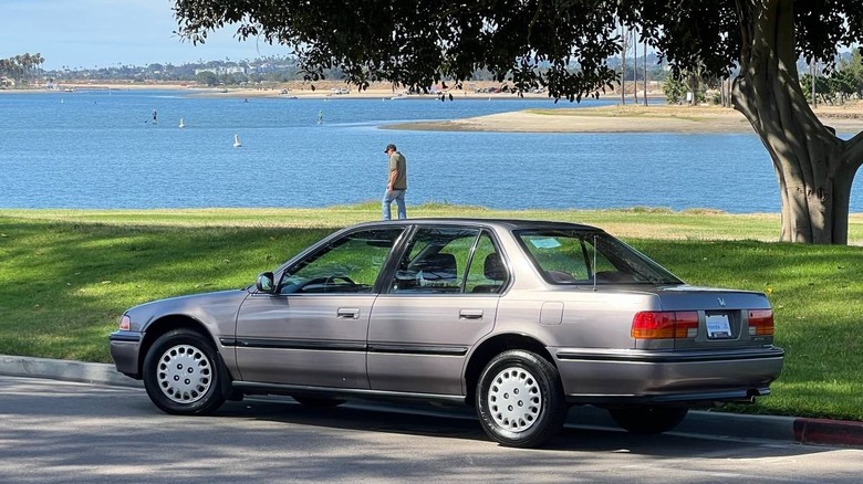1992 Honda Accord LX driver's side image