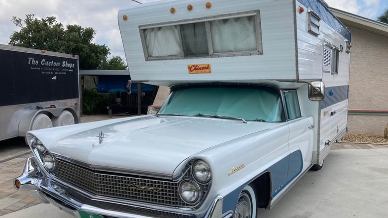 1959 Lincoln Continental Chinook Camper front three-quarter image