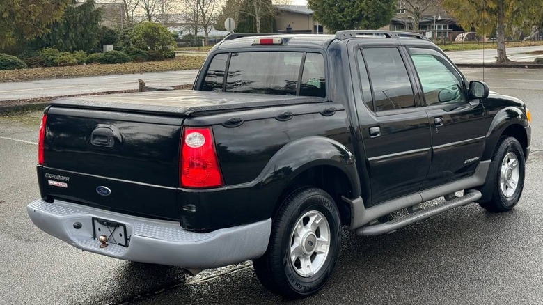 2001 Ford Explorer Sport Trac 4WD rear three-quarter image