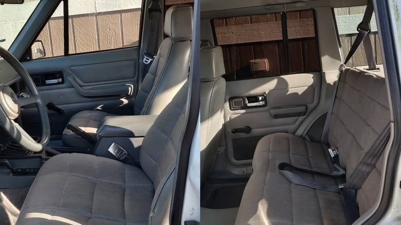 1993 Jeep Cherokee Sport front and rear seats image