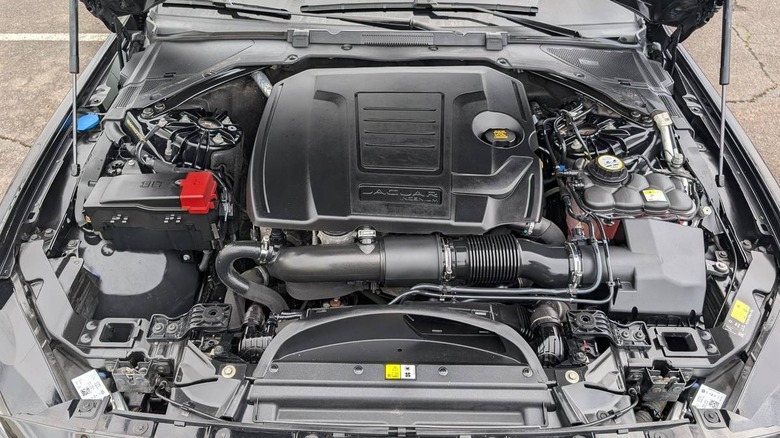 2018 Jaguar XE 2.5T Premium engine compartment image