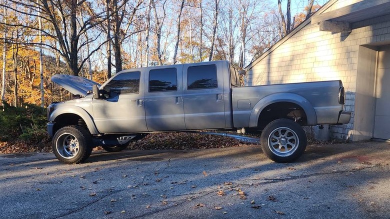 Custom 2006 Ford F-350 Super-Duper Cab driver's side image