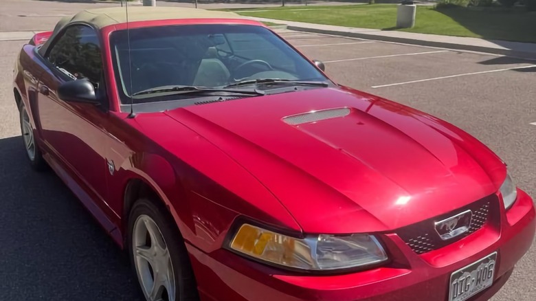 1999 Ford Mustang GT passenger-side image