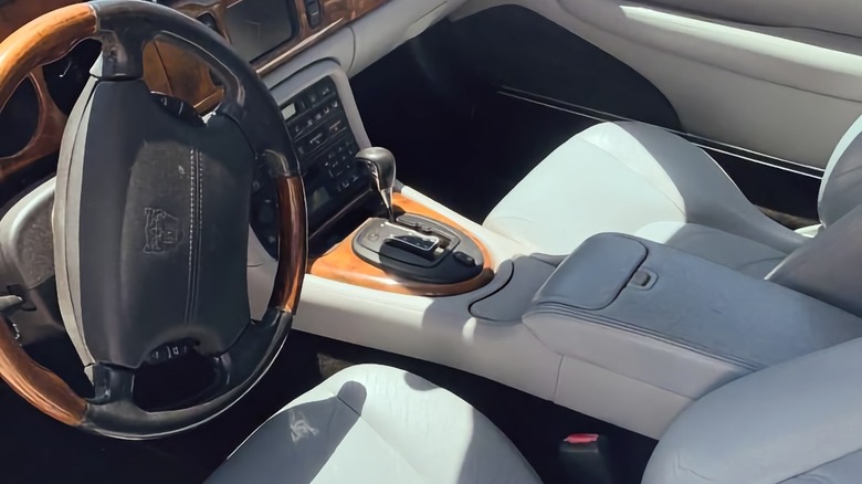 2003 Jaguar XKR interior image