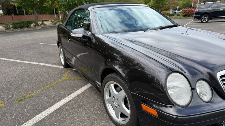 2001 Mercedes-Benz CLK 430 convertible front three-quarter image