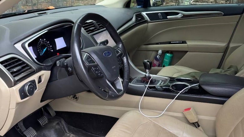 2013 Ford Fusion dashboard image