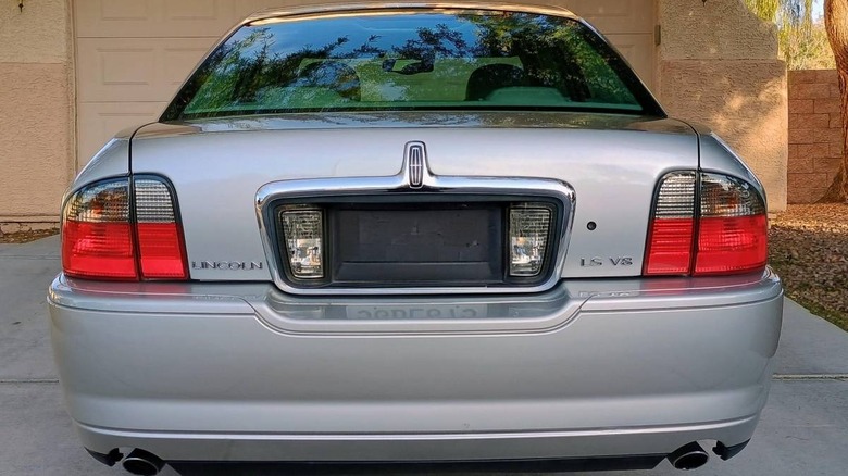 2003 Lincoln LS V8 rear end image