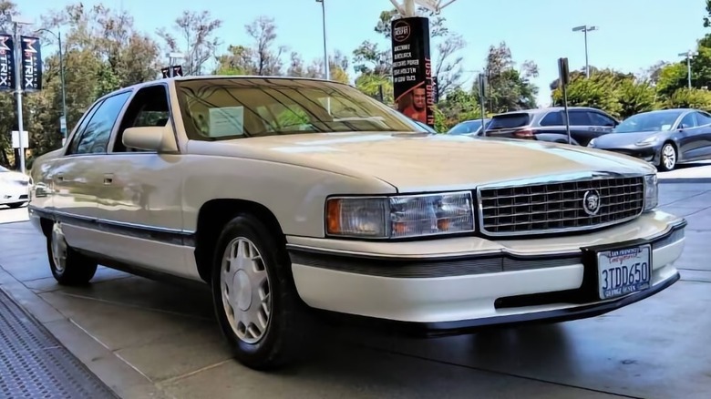 1996 Cadillac Deville Concours front end image