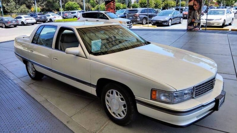 1996 Cadillac Deville Concours passenger side image