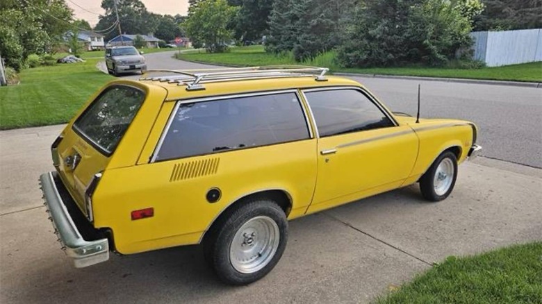 1977 Chevrolet Vega wagon passenger side image