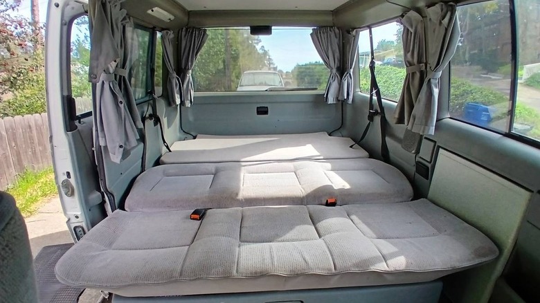 1993 Volkswagen Eurovan Westfalia Weekender interior bed image