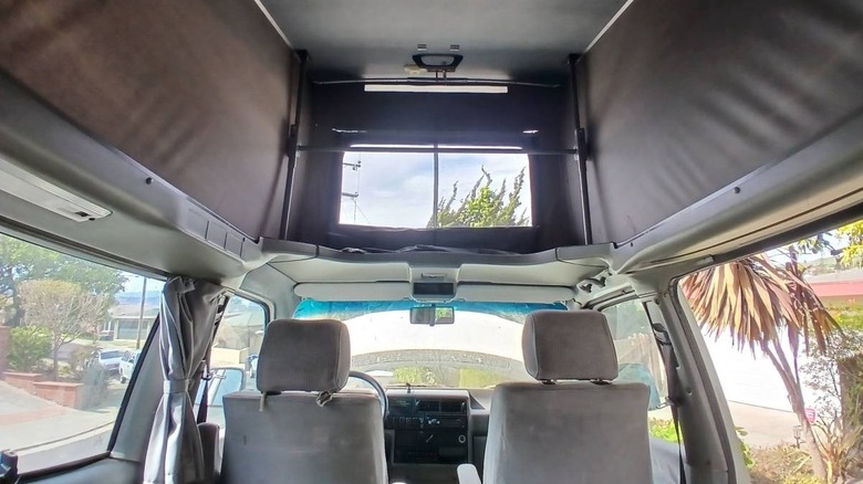 1993 Volkswagen Eurovan Westfalia Weekender interior pop-top image