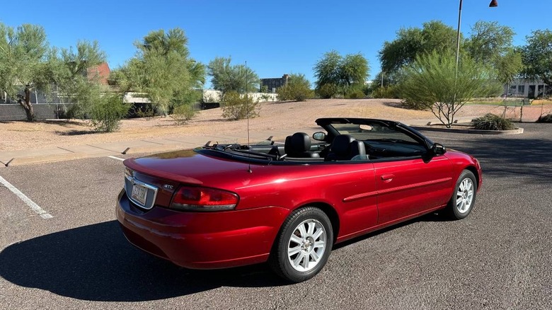 2004 Chrysler Sebring GTC rear three-quarter image