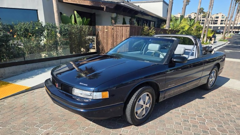 1991 Oldsmobile Cutlass Supreme convertible front three-quarter image