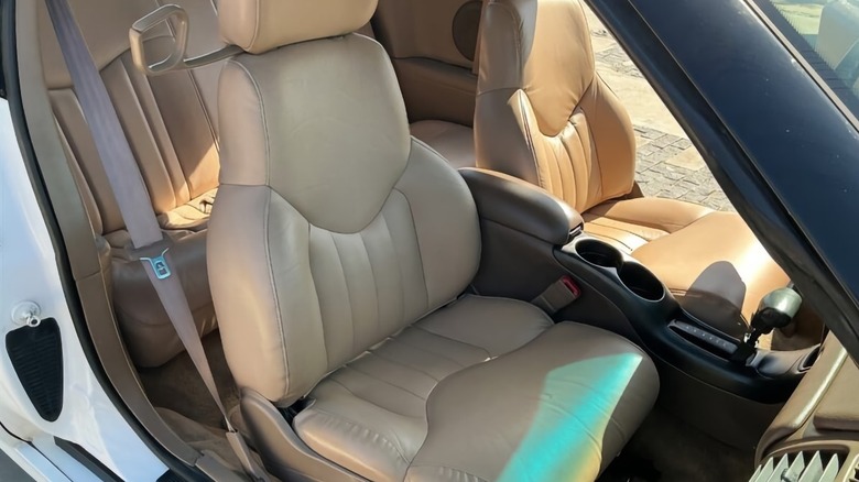 1995 Oldsmobile Cutlass Supreme convertible inerior image