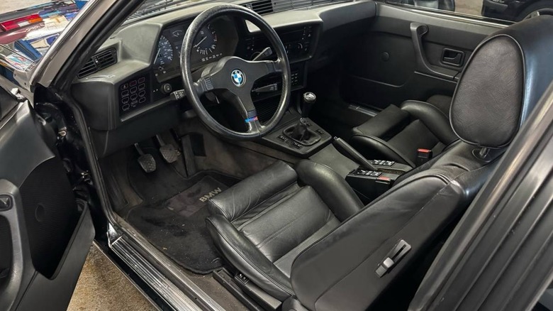 1985 BMW 635CSi interior image
